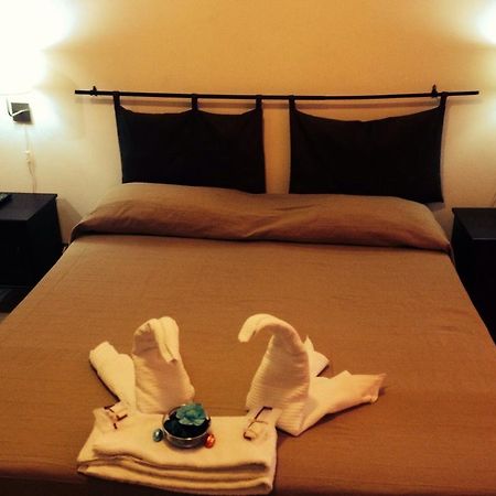 Bed and Breakfast Le Charme House 2 à Rome Extérieur photo