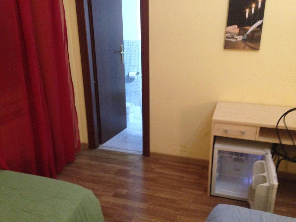Bed and Breakfast Le Charme House 2 à Rome Extérieur photo