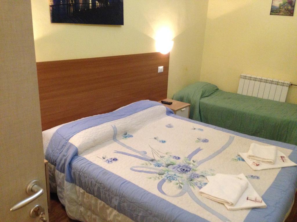 Bed and Breakfast Le Charme House 2 à Rome Extérieur photo